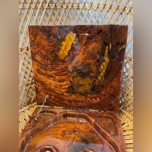 Vintage Resin & Wood Jewelry Box – Heart Compartments • Retro Brown - Picture 3 of 8